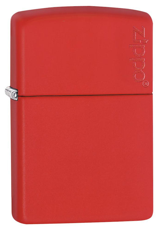 Frontansicht 3/4 Winkel Zippo Feuerzeug Red Matte mit Zippo Logo