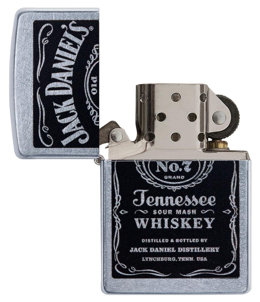 Zippo Feuerzeug chrom mit schwarzem Jack Daniel's Logo geöffnet