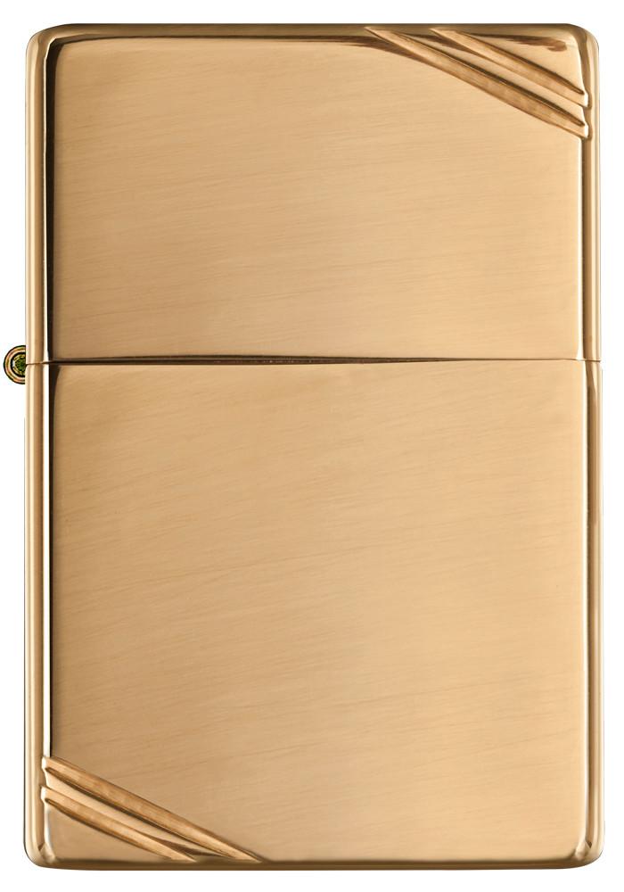Frontansicht Zippo Feuerzeug Vintage Brass High Polished mit dekorativen Schrägstrichen an beiden Ecken