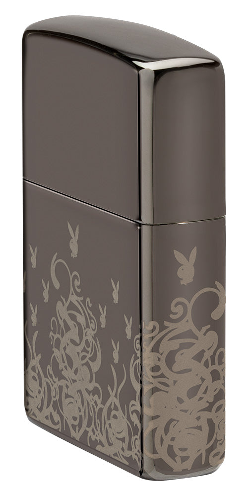 Zippo Feuerzeug Seitenansicht vorne Black Ice® mit Playboy Hasenköpfen und Wirbeln