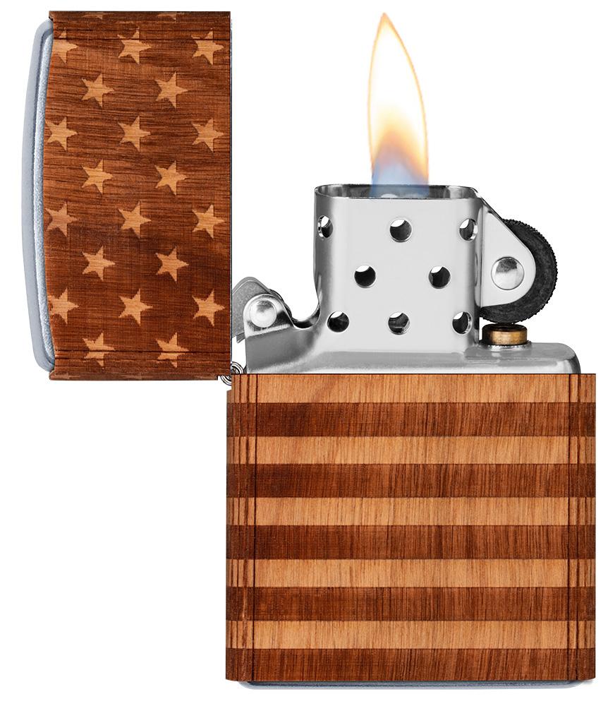 Zippo Feuerzeug chrom Woodchuck american Flag 360° geöffnet mit Flamme