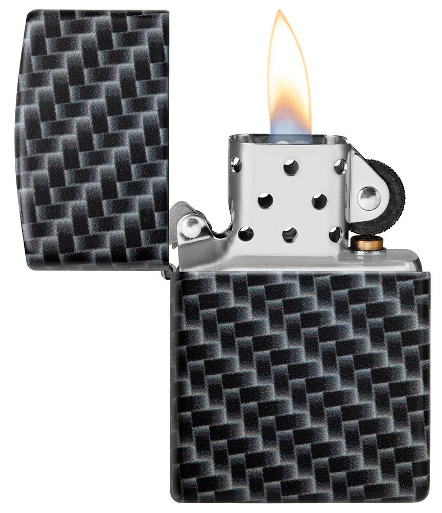 Frontansicht Zippo Feuerzeug White Matte mit 540 Grad Color Image und Rechteckeckige Kacheln als Muster geöffnet mit Flamme