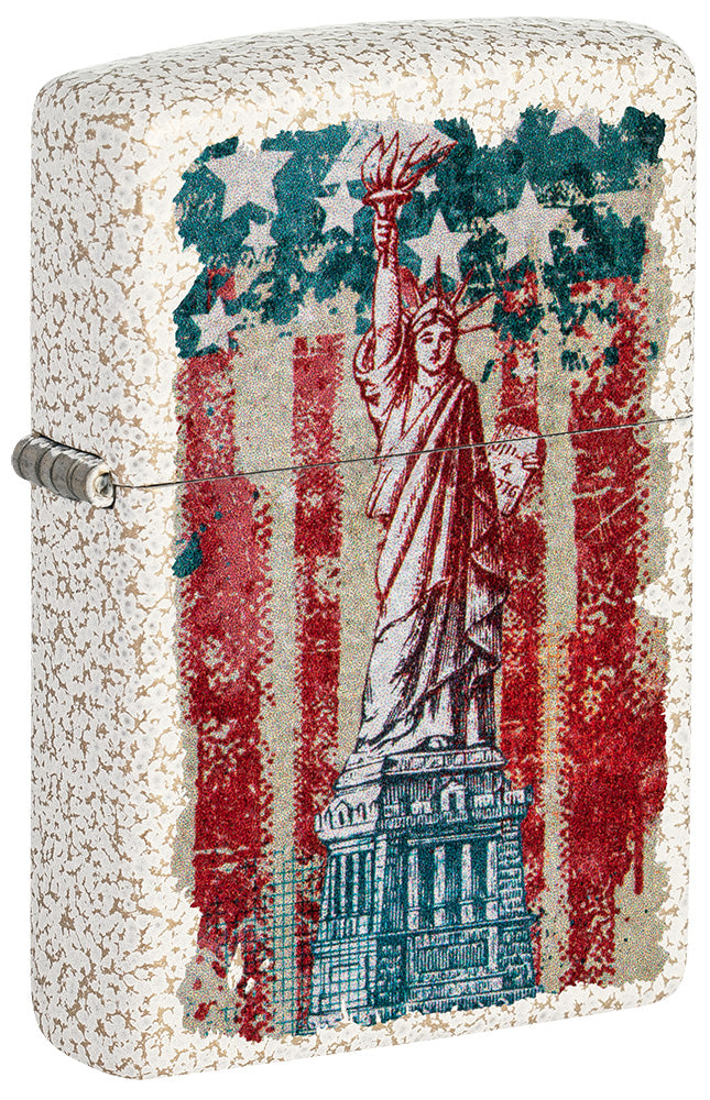 Zippo Feuerzeug Frontansicht ¾ Winkel Mercury Glass mit farbiger Abbildung der Freiheitsstatue und amerikanische Flagge im Hintergrund