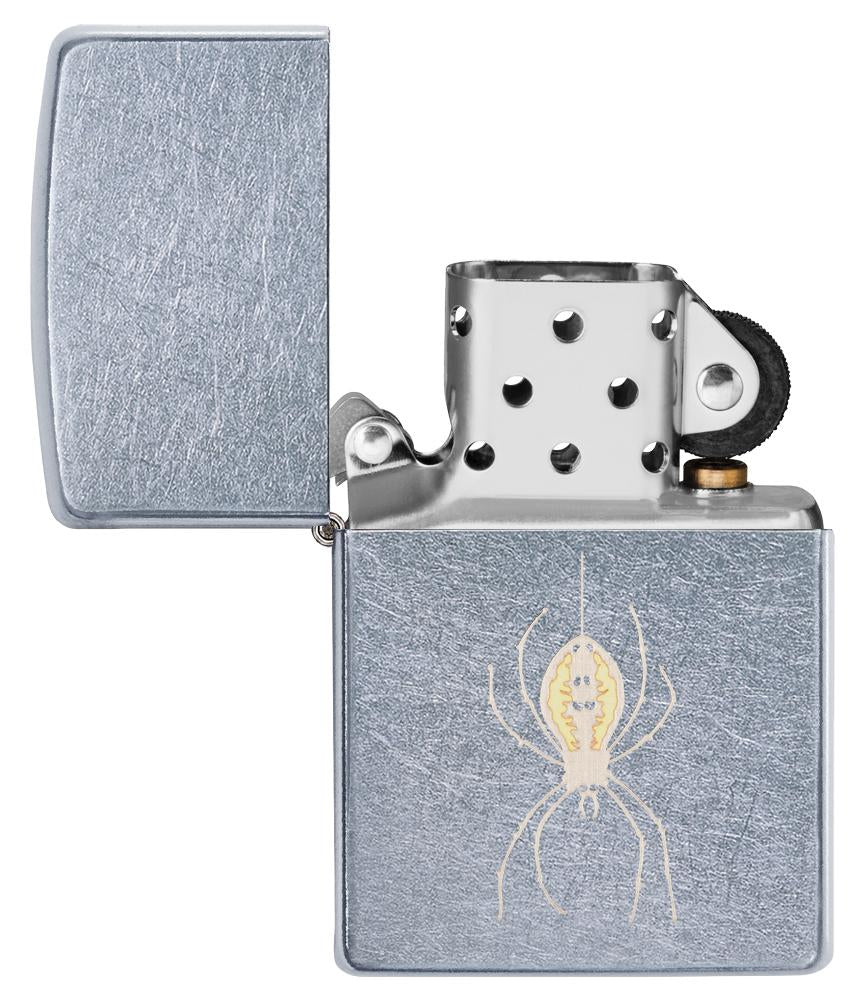 Zippo Feuerzeug chrom mit Spinne an Faden geöffnet