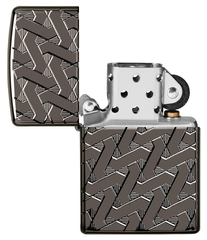 Zippo Feuerzeug grau glänzend mit verschlungenen Zick-Zack-Linien geöffnet