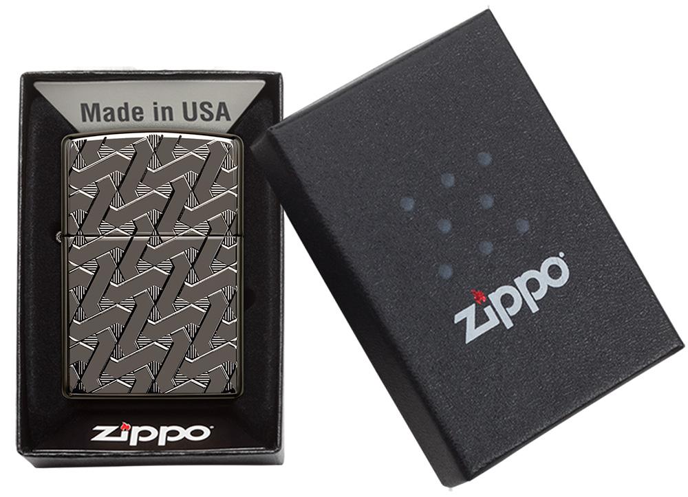 Zippo Feuerzeug grau glänzend mit verschlungenen Zick-Zack-Linien in offener Box