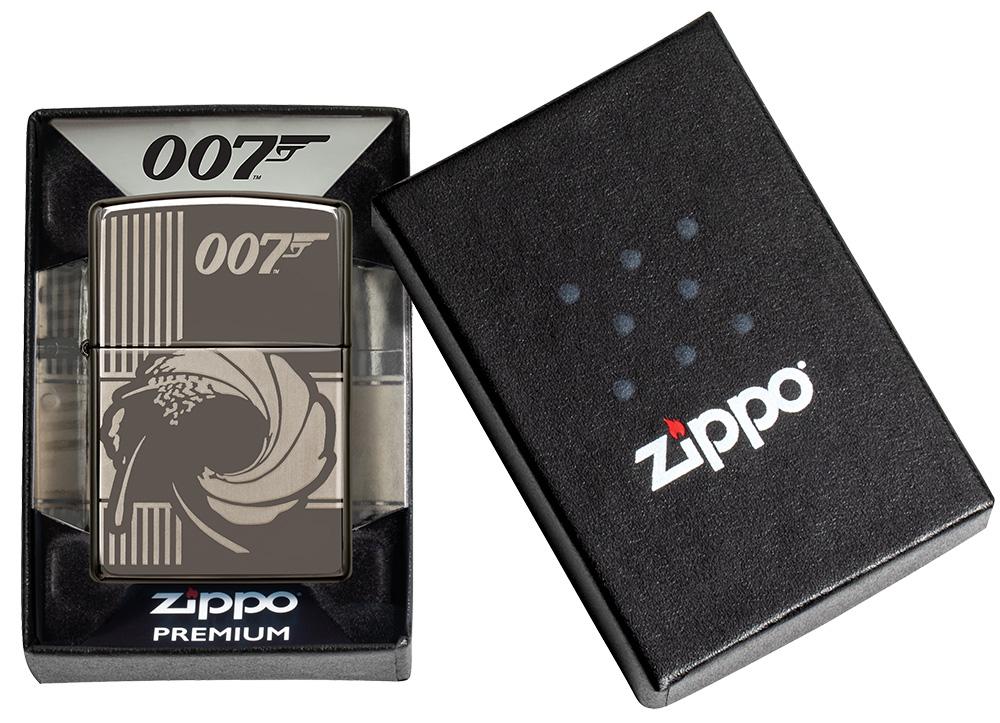 Frontansicht Zippo Feuerzeug grau glänzend James Bond 007 in geöffneter Geschenkverpackung