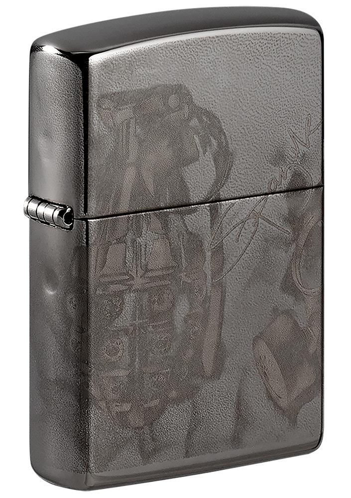 Frontansicht 3/4 Winkel Zippo Feuerzeug High Polish Schwarz mit Design des Künstlers Spazuk