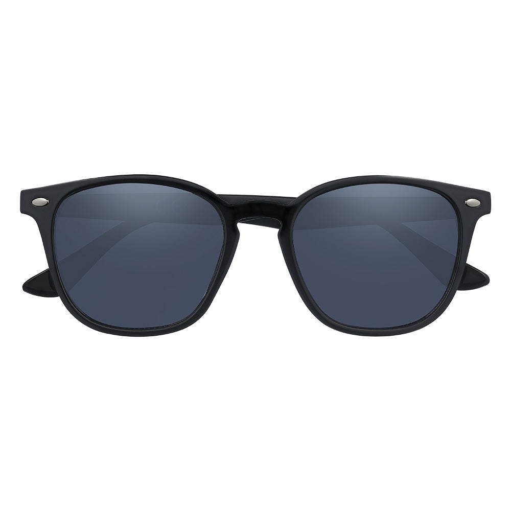 Zippo Sonnenbrille Frontansicht mit leicht abgerundetem eckigem Rahmen in schwarz mit weißem Zippo Logo