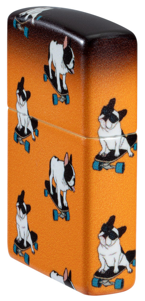 Bulldoggen auf dem Skateboard