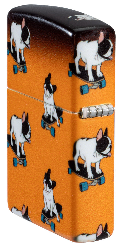 Bulldoggen auf dem Skateboard