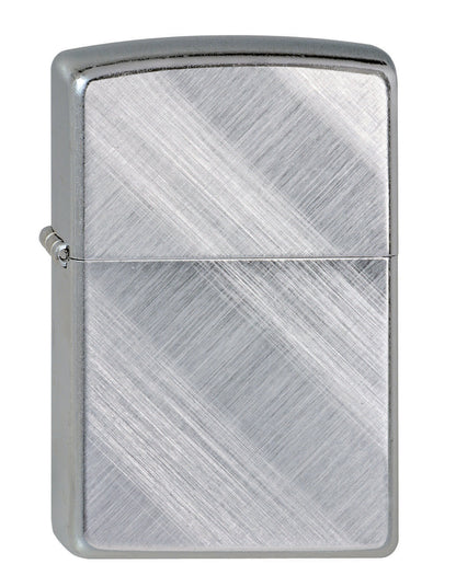 Zippo Feuerzeug Frontansicht ¾ Winkel gerichtete Bürstung in silberfarben Basismodell
