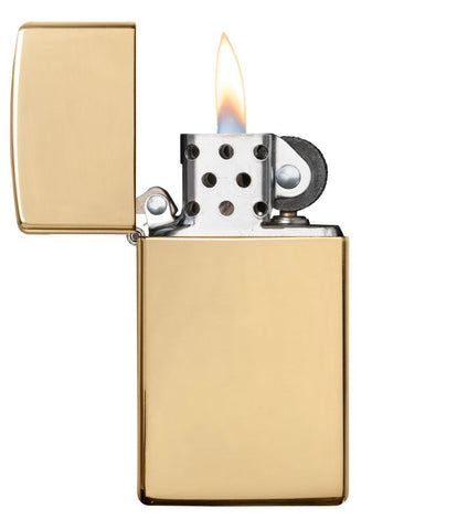 Frontansicht Zippo Feuerzeug Slim Brass High Polished Basismodell geöffnet mit Flamme