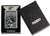 Zippo Feuerzeug Frontansicht gebürstetes Chrom mit Eric Clapton Bild von Ron Pownall in offener Geschenkbox