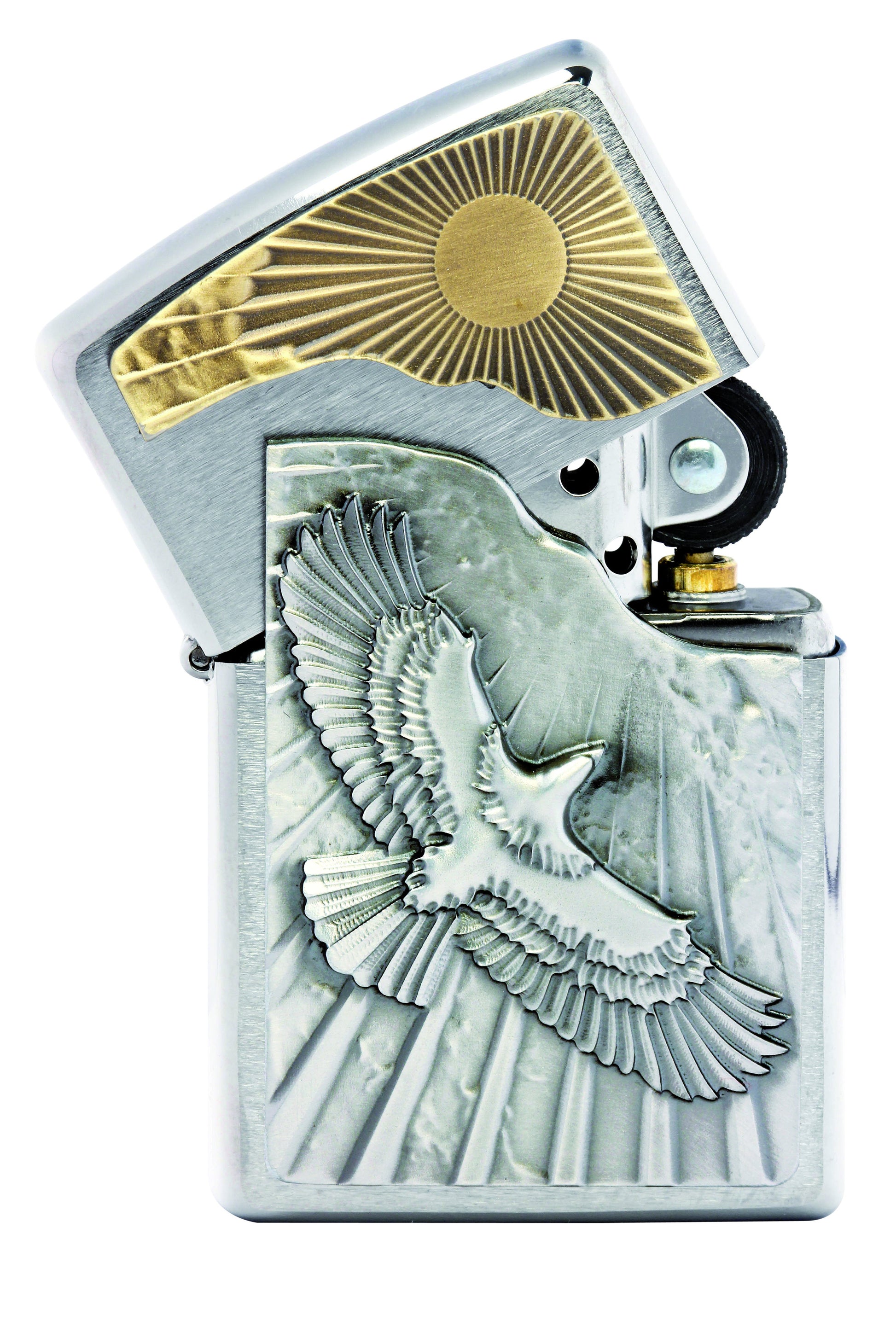 Zippo Feuerzeug Frontansicht halbgeöffnet in gebürstetem Chrom mit Emblem von einem Adler der in Richtung Sonne fliegt