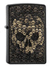 Frontansicht 3/4 Winkel Zippo Feuerzeug schwarz Totenkopf bestehend aus vielen kleinen Totenköpfen Emblem