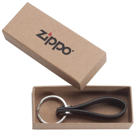 Lederschlüsselanhänger Zippo in geöffneter Geschenkbox