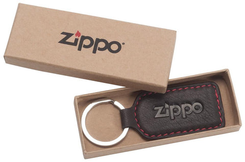 Kleiner Lederschlüsselanhänger Zippo in geöffneter Geschenkeverpackung