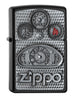 Frontansicht Zippo Feuerzeug schwarz Cockpit mit Tachometer und Zippo Logo darunter Emblem