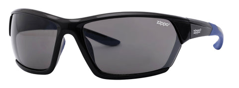 Frontansicht 3/4 Winkel Zippo Sonnenbrille mit schwarzem Gestell und schwarzen Gläsern