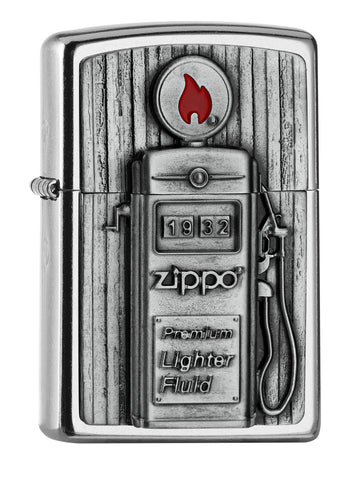 Frontansicht 3/4 Winkel Zippo Feuerzeug Zapfsäule mit Zippo Flamme Emblem