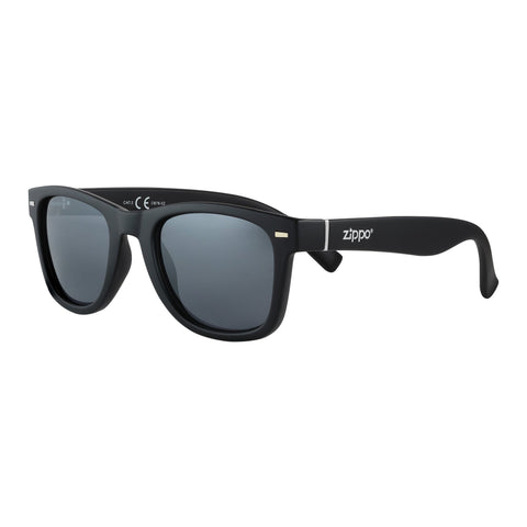 Frontansicht 3/4 Winkel Zippo Sonnenbrille schwarz eckig mit schwarzen Gläsern