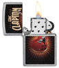 Zippo Feuerzeug Frontansicht verchromt geöffnet und angezündet mit farbiger Abbildung von einer roten Gitarre von Eric Clapton