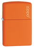 Frontansicht Zippo Feuerzeug 3/4 Winkel Orange Matte Basismodell mit Zippo Logo