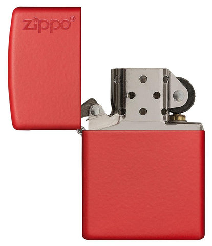 Frontansicht Zippo Feuerzeug Red Matte mit Zippo Logo geöffnet 