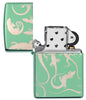 Zippo Feuerzeug 360 Grad Design in Hochglanz Grün mit vielen Geckos geöffnet ohne Flamme