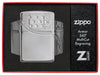 Zippo Feuerzeug chrom Hochglanz tief eingravierter Zippo Feuerzeug Schornstein mit Reißverschluss in Luxus Geschenkbox