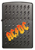 Zippo Feuerzeug Black Ice Frontansicht mit AC/DC® Logo in orange und kleinen gravierten Blitzen auf schwarzem Hintergrund