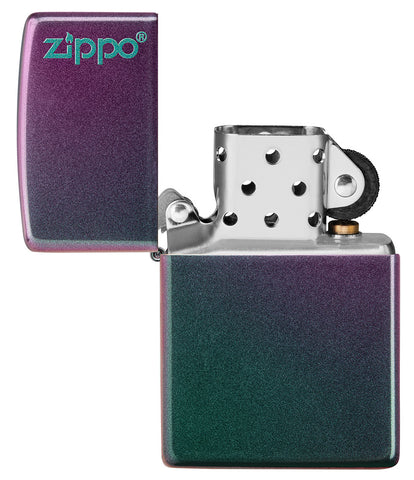 Zippo Feuerzeug Iridescent violett grün mit Zippo Logo geöffnet ohne Flamme