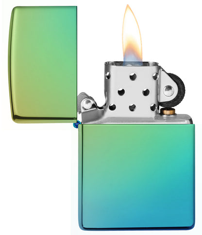 Zippo Feuerzeug Hochglanz grün blau geöffnet mit Flamme
