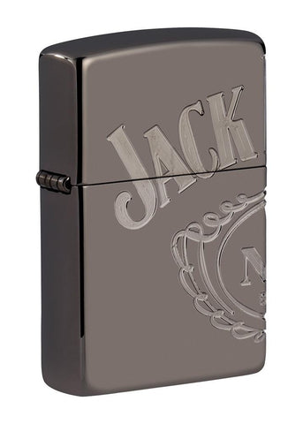 Frontansicht 3/4 Winkel Zippo Feuerzeug grau glänzend mit Jack Daniel's Logo über drei Seiten