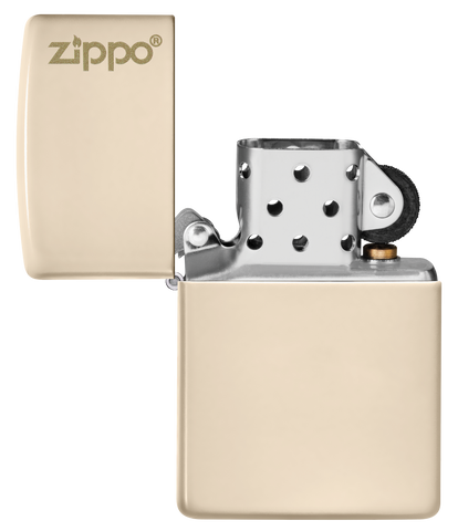 Briquet Zippo vue de face du briquet tempête Zippo Flat Sand avec logo éteint, sans flamme