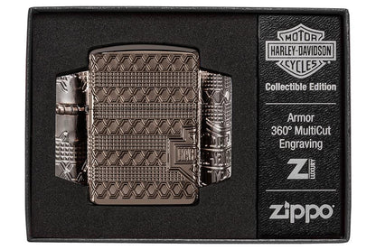 Zippo COTY 2021 Feuerzeug Harley-Davidson® 360 Grad tiefe Gravur Black Ice in geöffneter Luxusverpackung