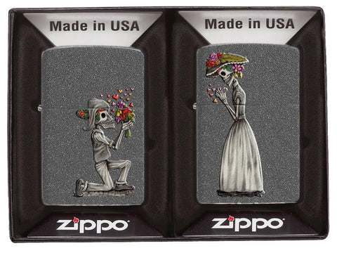 Zippo Feuerzeuge Frontansicht stein grau mit Abbildung von einem Dia de los muertos Skelett Liebespaar in offener Verpackung