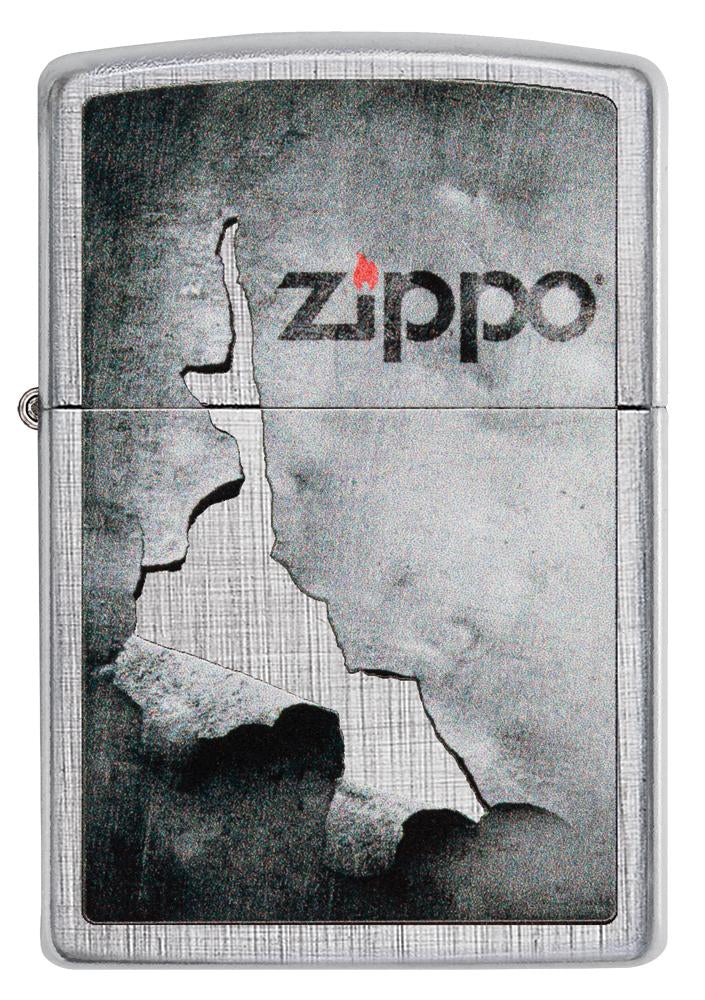 Frontansicht Zippo Feuerzeug chrom Zippo Logo auf abblätterndem Metall