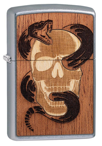 Frontansicht 3/4 Winkel Zippo Woodchuck Totenkopf mit Schlange 
