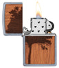 Zippo Woodchuck mit Baum geöffnet mit Flamme