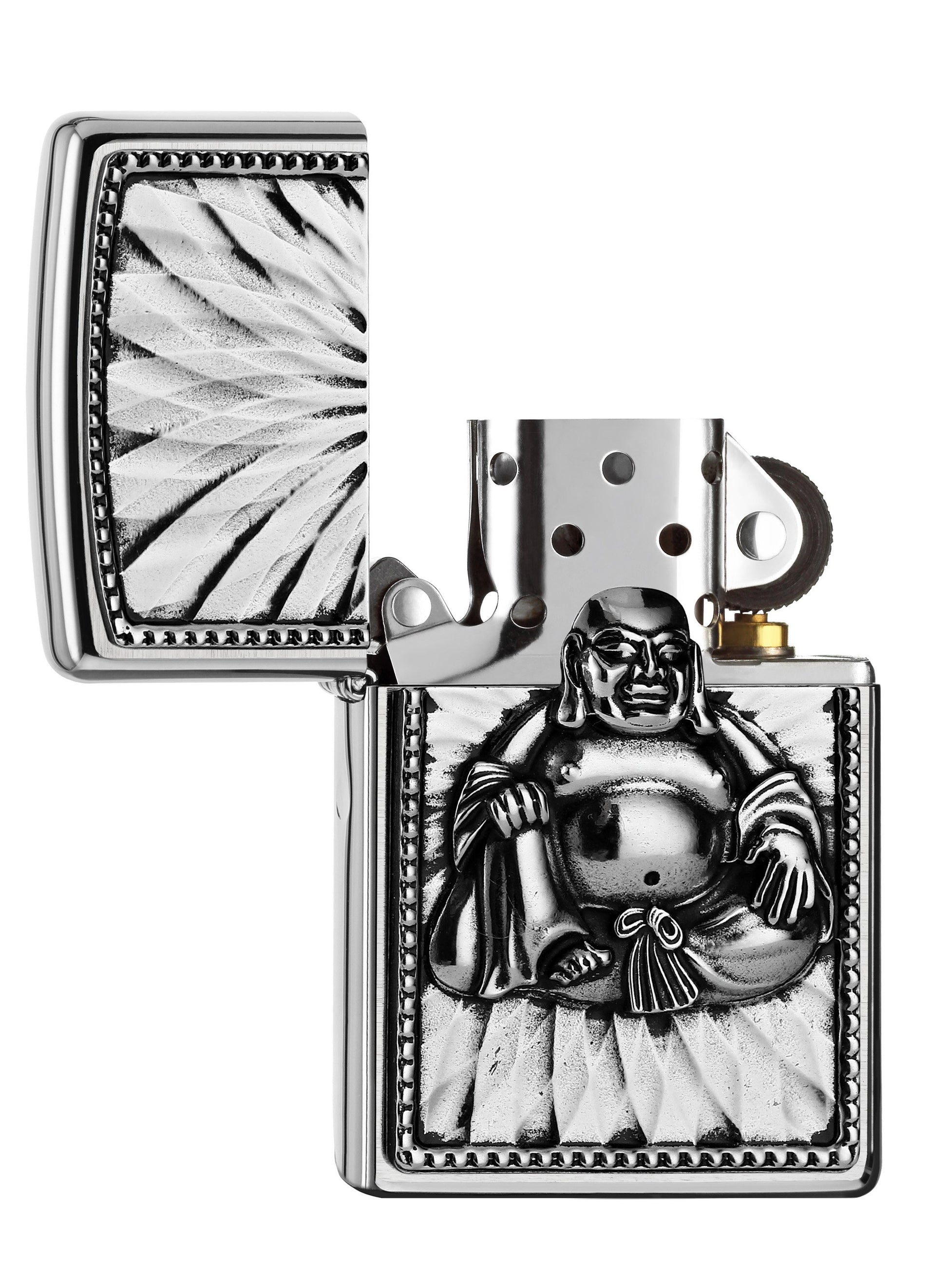 Zippo Feuerzeug Frontansicht ¾ Winkel gebürstetes Chrom geöffnet mit sitzendem silberfarbenen Buddha Emblem