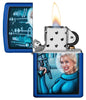 Zippo Feuerzeug Retro Futuristic Royal Blau Pinup Frau mit Strahlenpistole Web Debut geöffnet mit Flamme